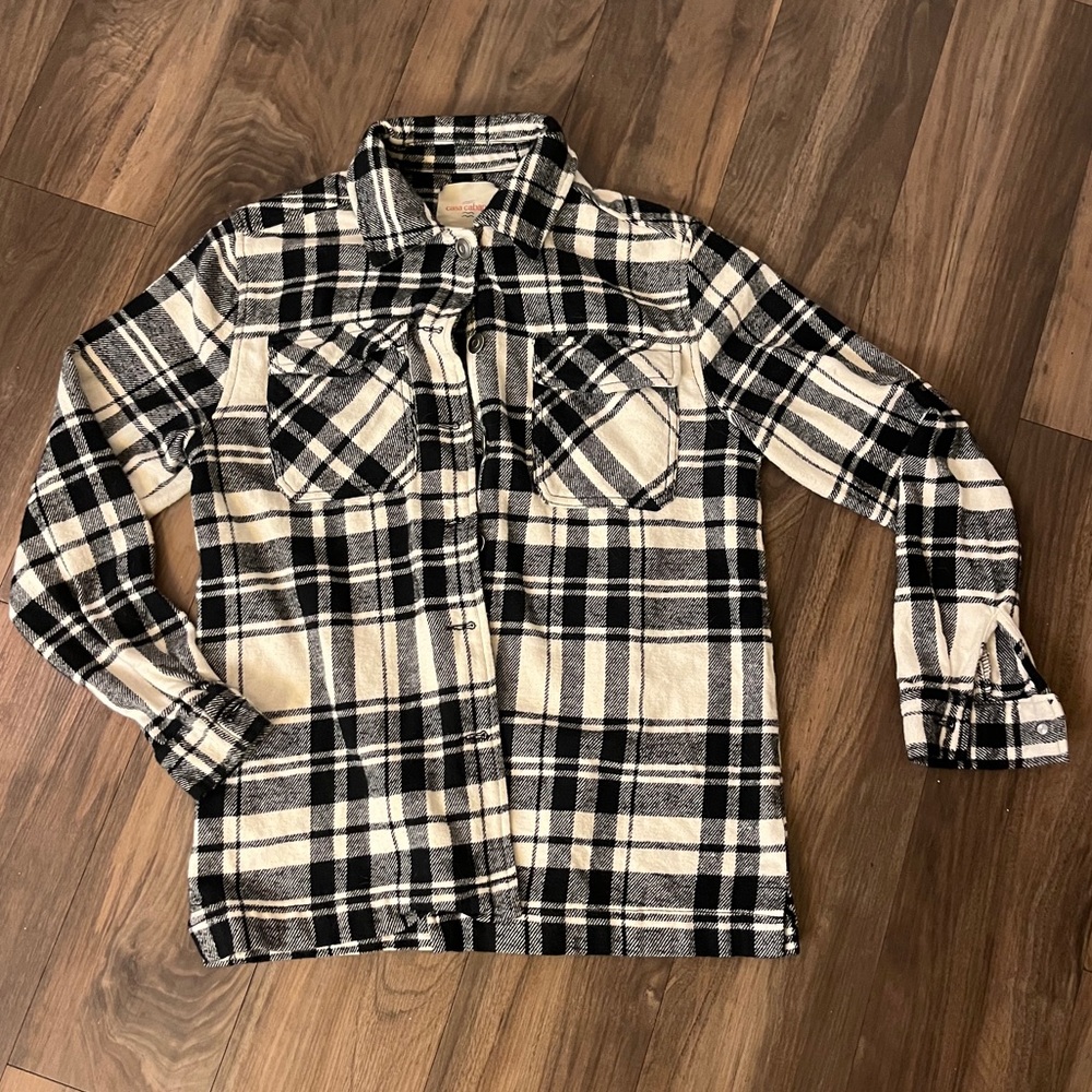Casa Cabana Small plaid white and black long sleeve button up